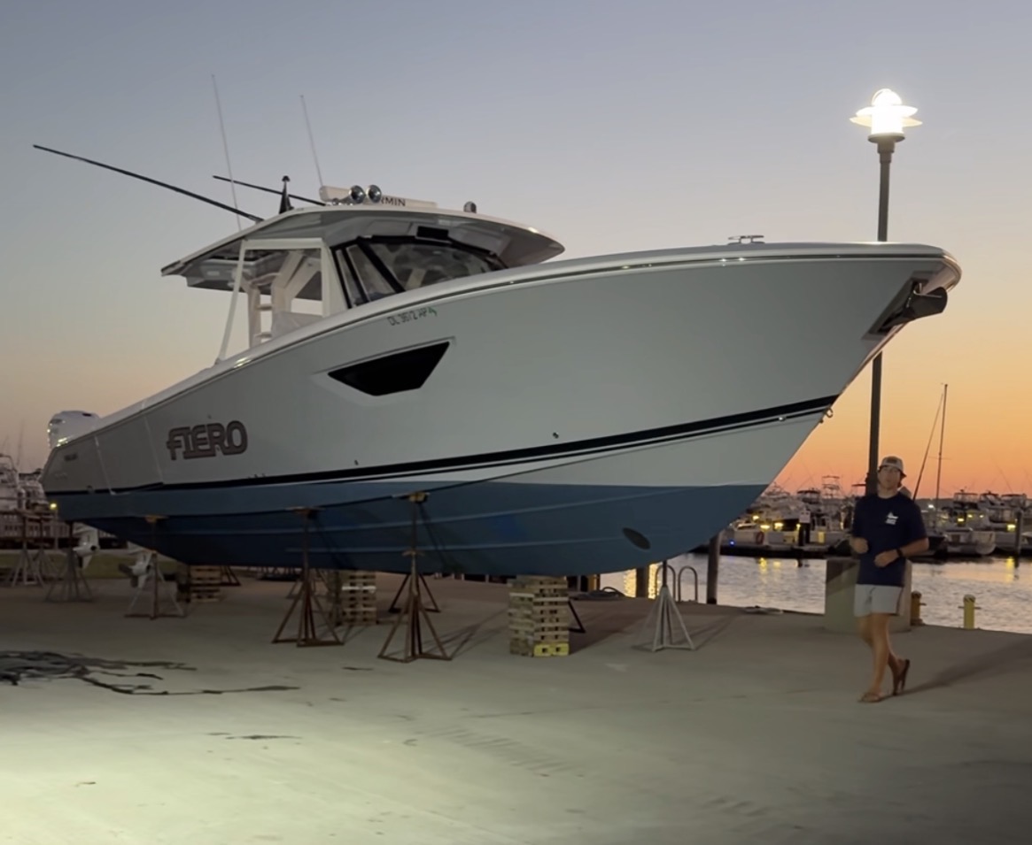42' Pursuit — Full Detail